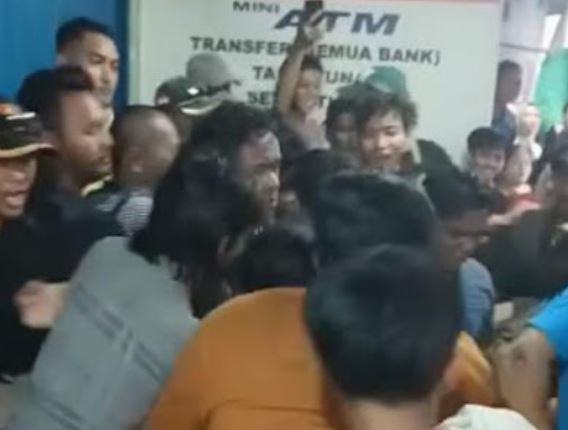 Diduga Lakukan Penipuan Agen BRI Link, Pemuda di Karawang Dihakimi Massa Setempat