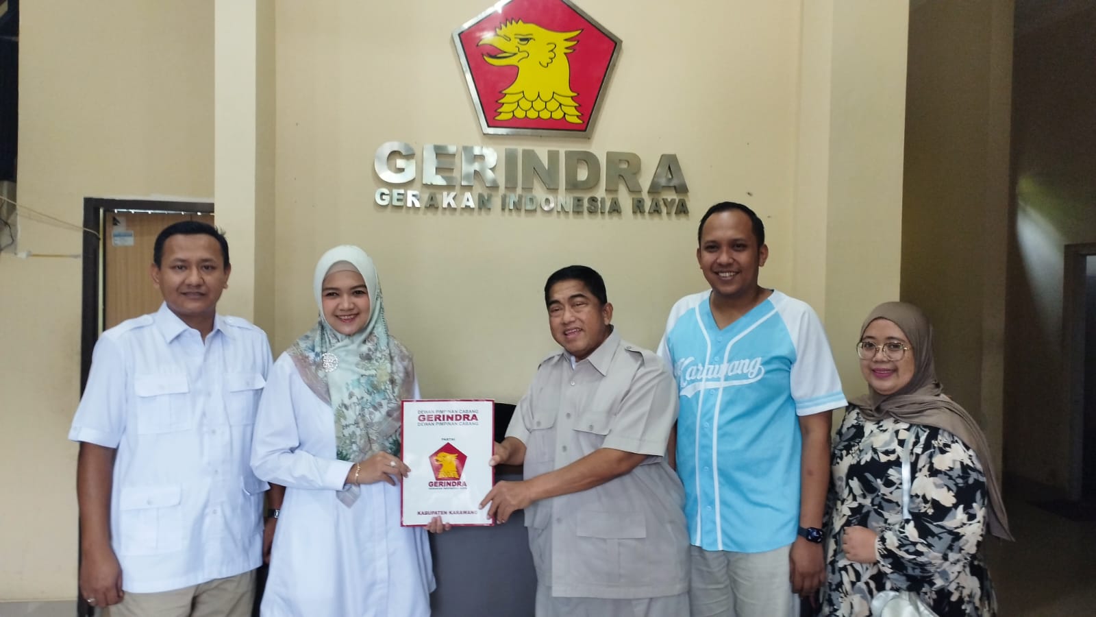 Serius Nyalon Bupati Bukan Wakil Bupati, Gina Swara Kembalikan Formulir Pendaftaran ke DPC Gerindra