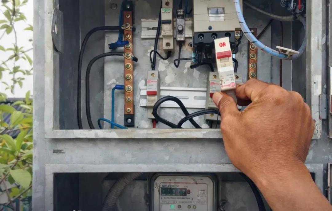 Penerangan Jalan Bekasi Diperluas Hingga Kampung 