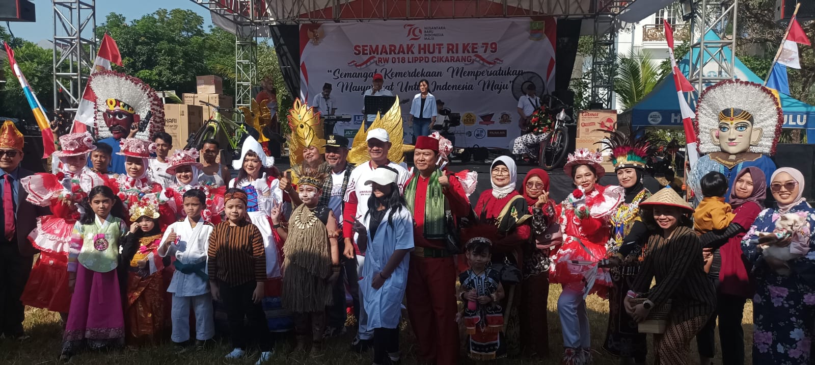 Ratusan Warga Cluster Elysium Lippo Cikarang Meriahkan Pawai Carnaval Budaya 