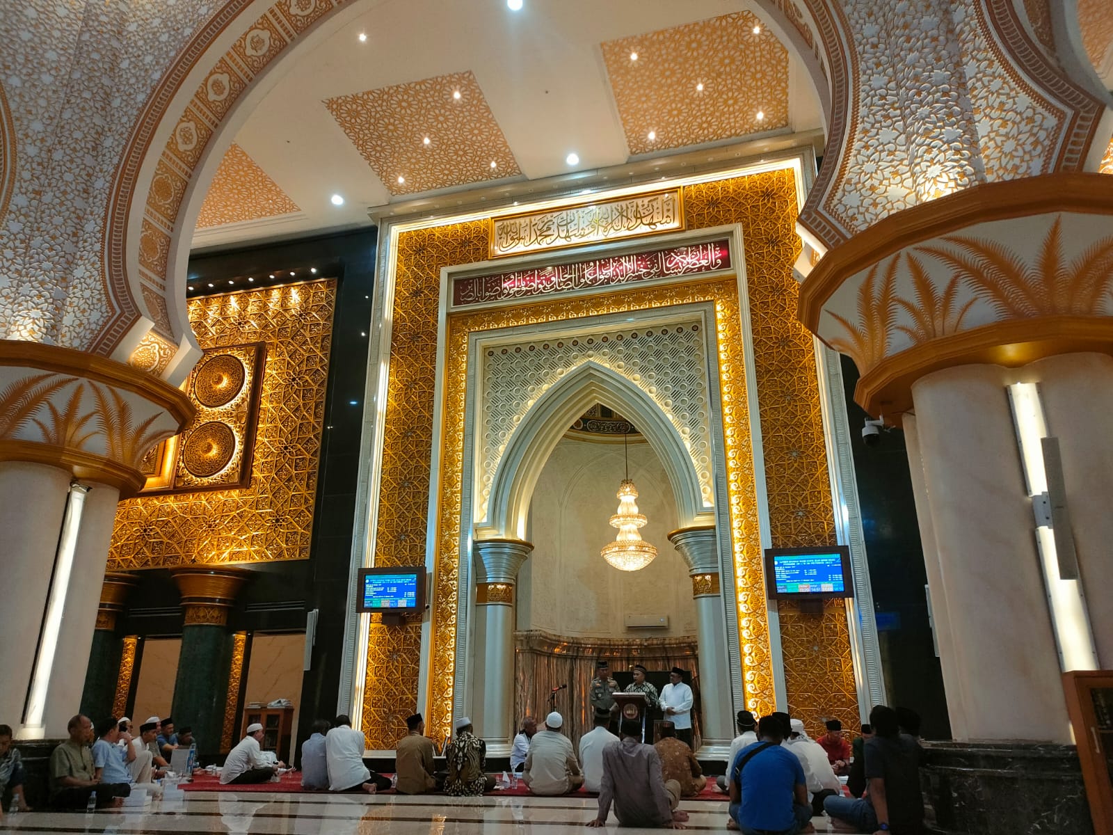 Dibalik Kemegahan Masjid Izzatul Islam Grand Wisata, Terdapat Harmonisasi NU-Muhammidayah
