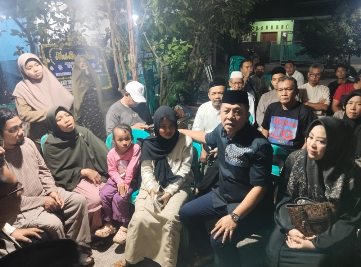 Bupati Karawang Beri Pekerjaan ke Anak Korban Kecelakaan Maut Kontainer