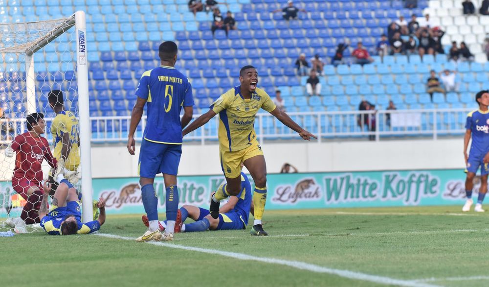Kickoff Persib vs Arema Dimajukan ke Sore Hari, Ini Alasan Penyesuaiannya