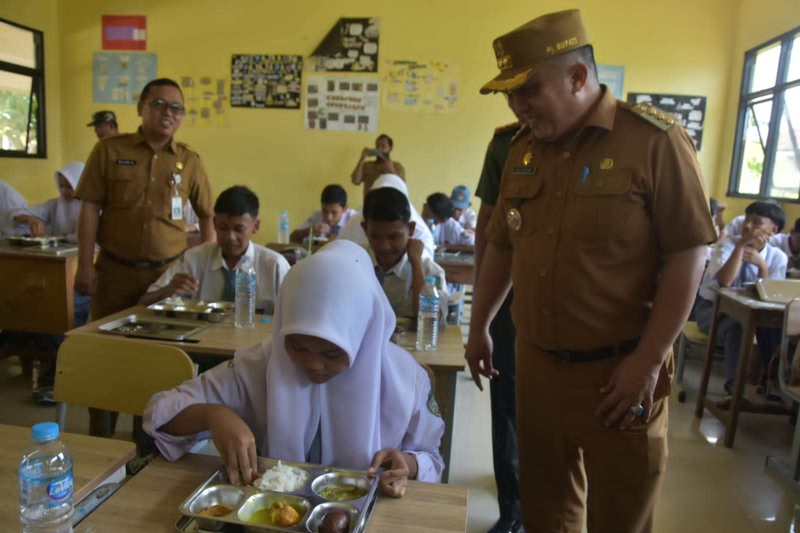 Hari Pertama Pelaksanaan Makan Bergizi Gratis di Kabupaten Bekasi