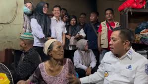 Bupati Aep Turun Tangan Bantu Keluarga Abah Jamin dan Mak Juju Usaha Sembako