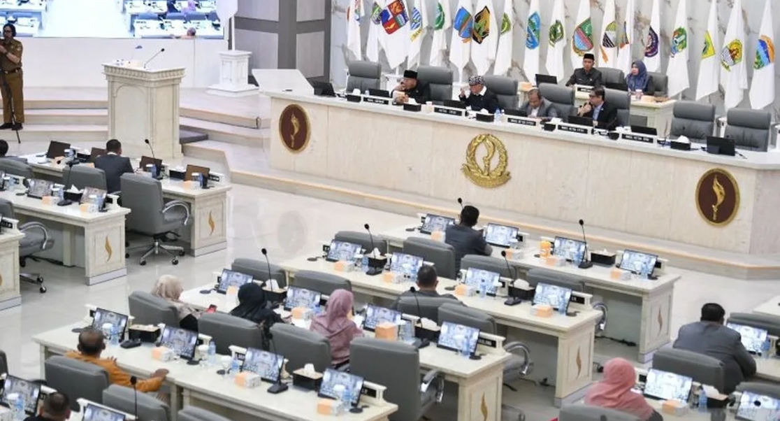 DPRD Jabar Paripurna Perdana 2026 Diwarnai Interupsi