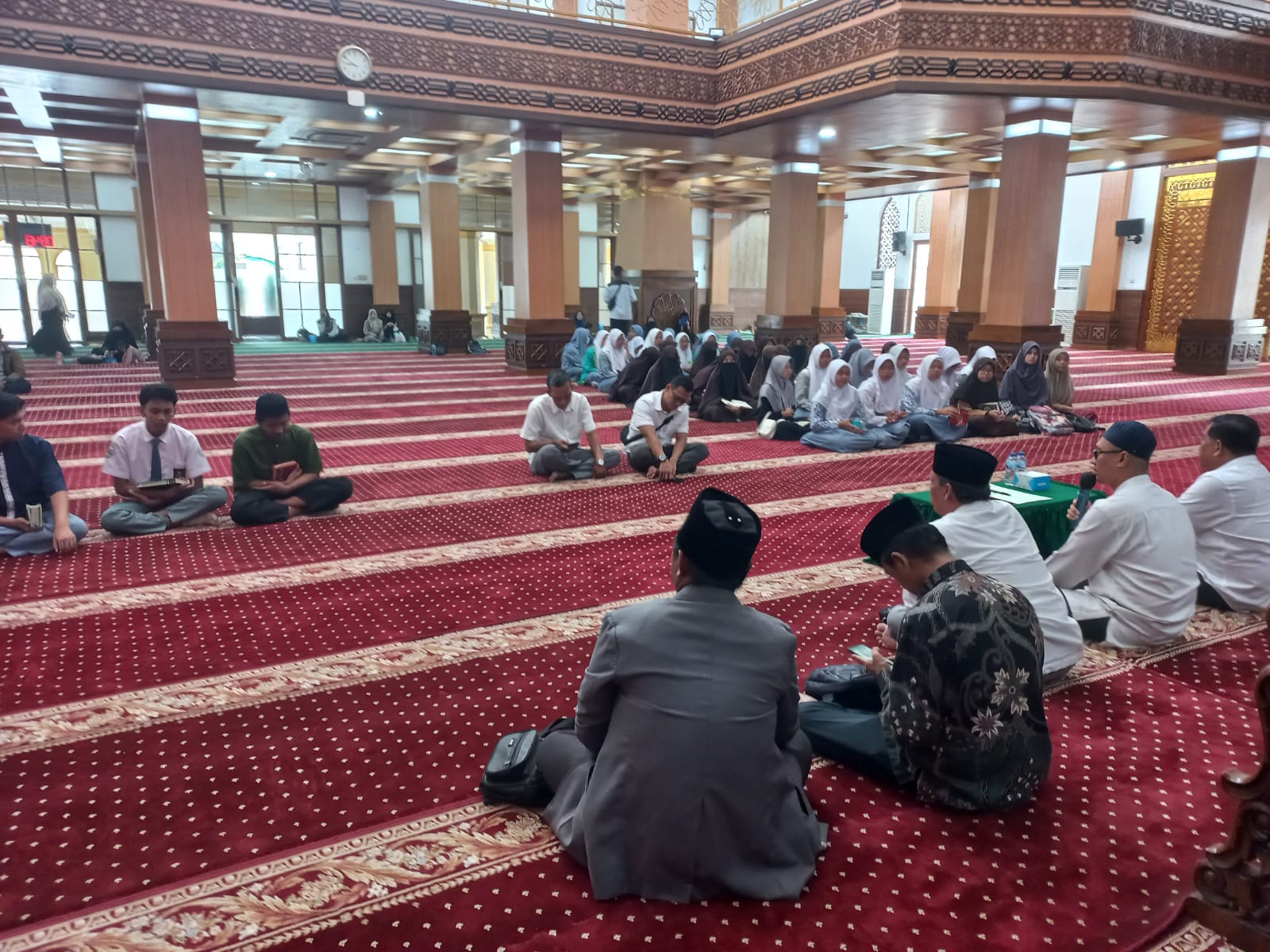 Seleksi Beasiswa Karawang Cerdas Jalur Tahfidz Quran Dilakukan di Masjid Agung