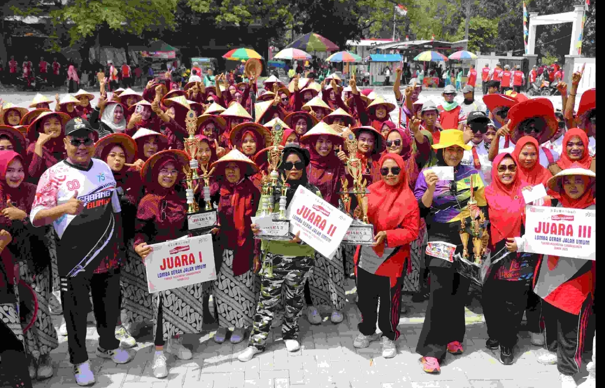Lomba Gerak Jalan Meriahkan HUT Bekasi dan Kemerdekaan RI