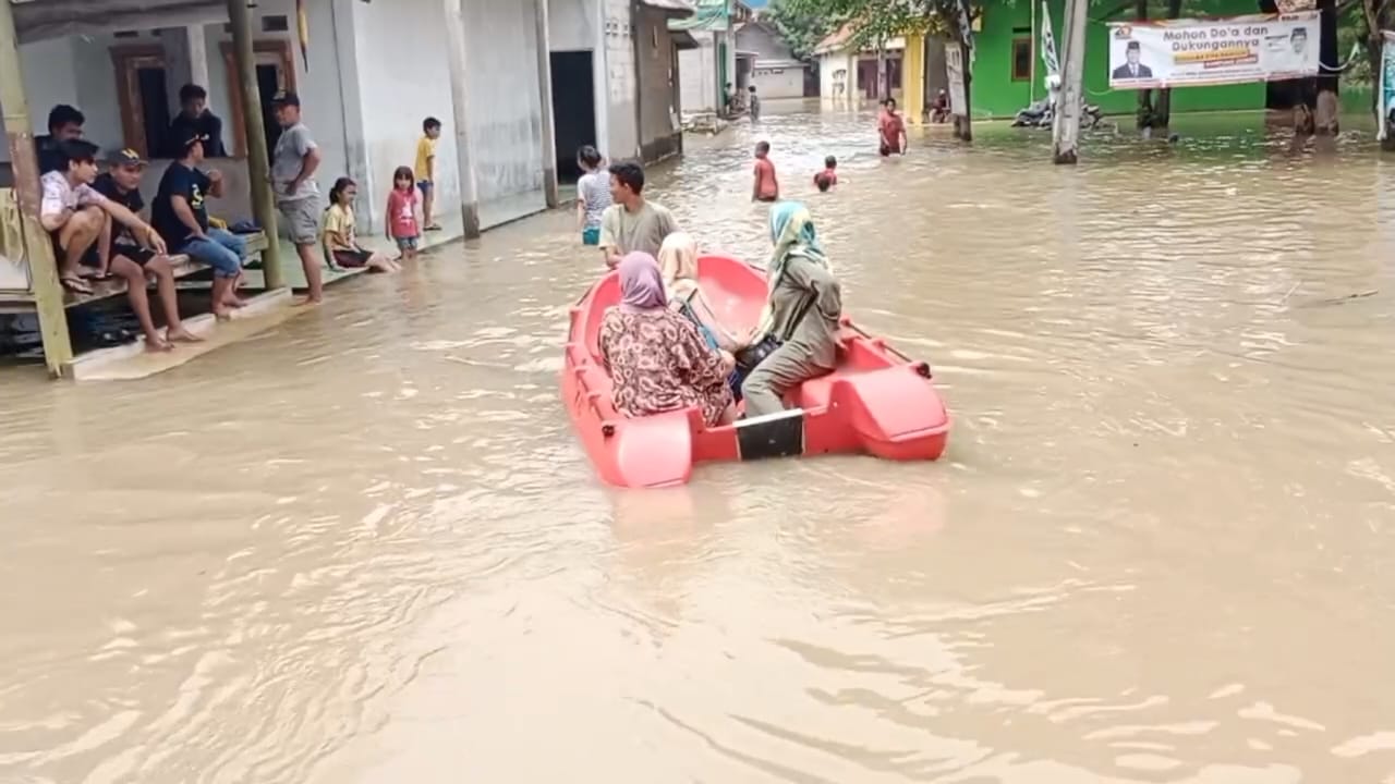 3 Kali Berturut-turut Kena Banjir, 700 KK di Karangsari Terdampak, Hingga Kini Pemda Belum Beri Bantuan