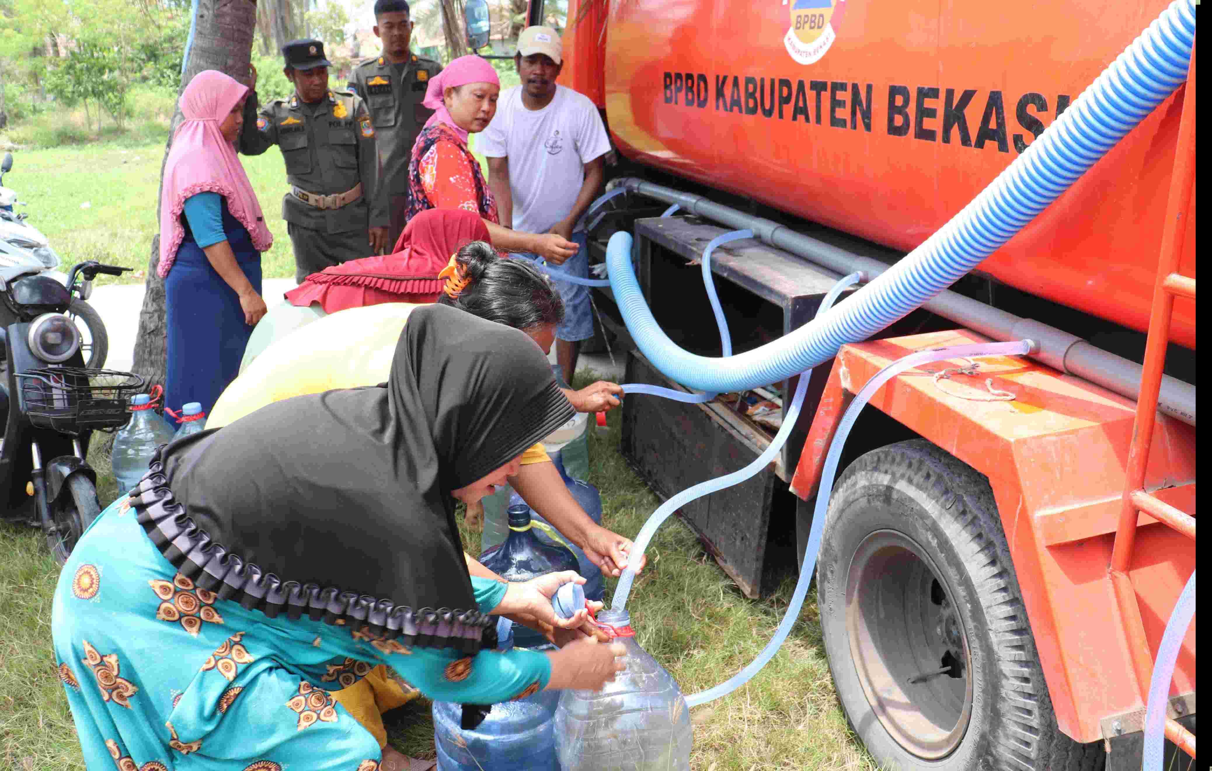 Terdampak Kekeringan, Pemkab Bekasi Salurkan Satu Juta Liter Bantuan Air Bersih