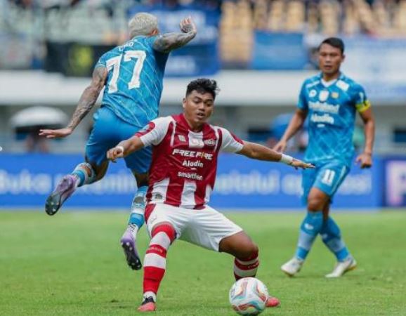 Liga 1 2023-2024 : Bobotoh Kecewa Persib Bandung Gagal Menang di 4 Laga Beruntun, Begini Respons Bojan Hodak
