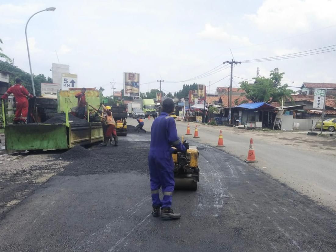 Sampaikan Maaf, Jasamarga Janji Segera Perbaiki Jalan Rusak di Karawang Timur