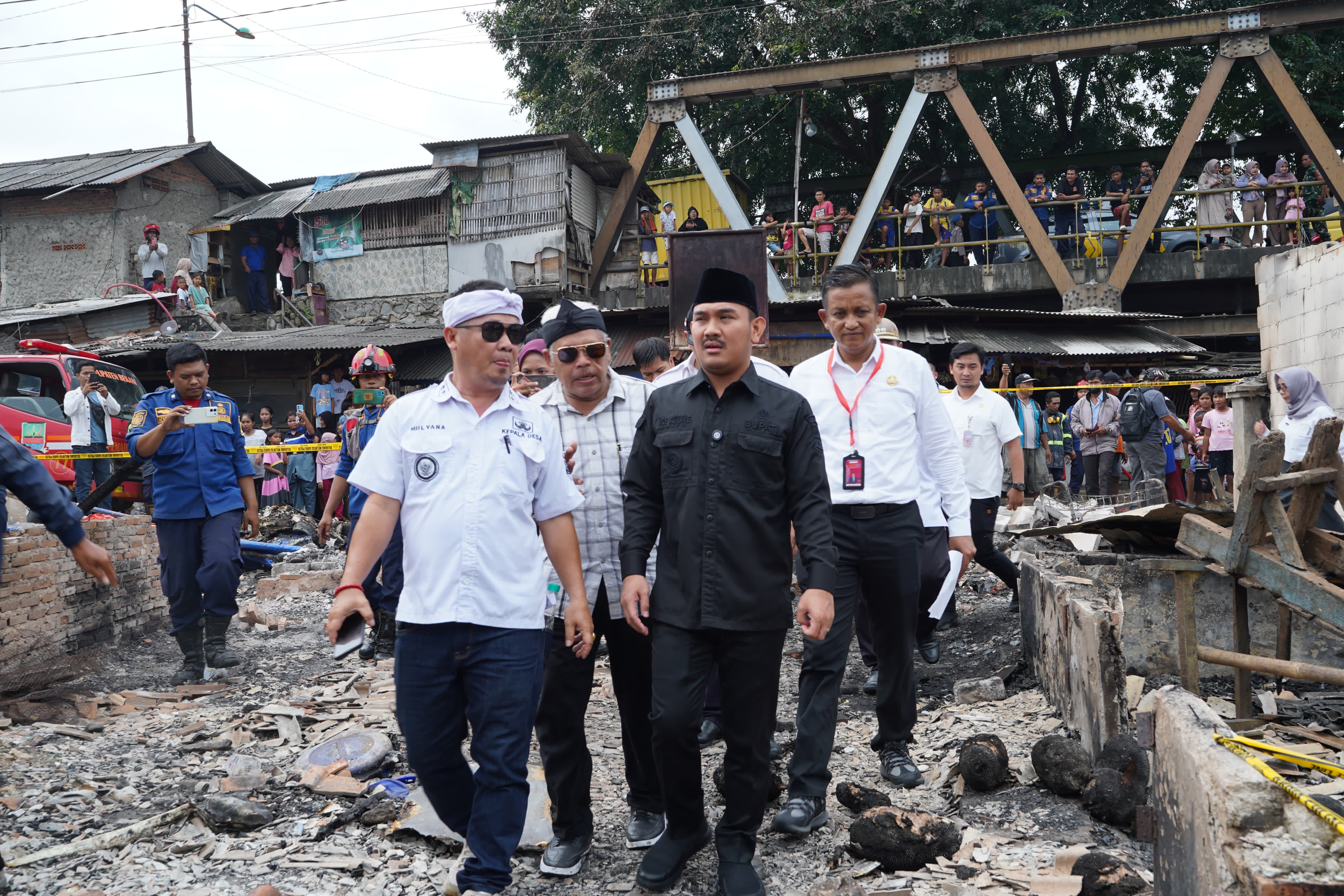 Pasar di Bekasi Semrawut, Jalanan Macet, Sampah di Mana-Mana!