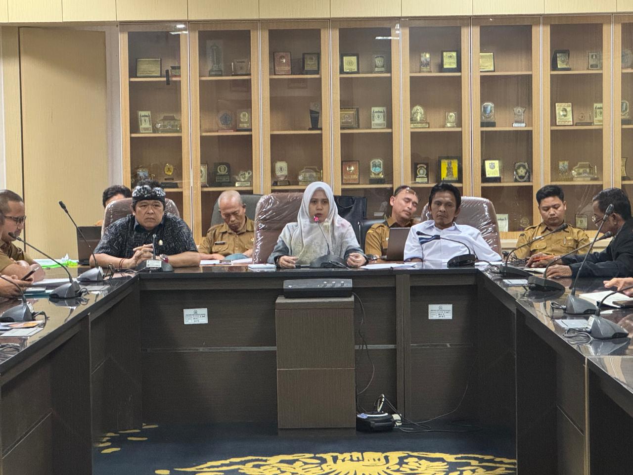 DPRD Karawang Inventarisasi Usulan Retribusi, Raperda PDRD Ditargetkan Final