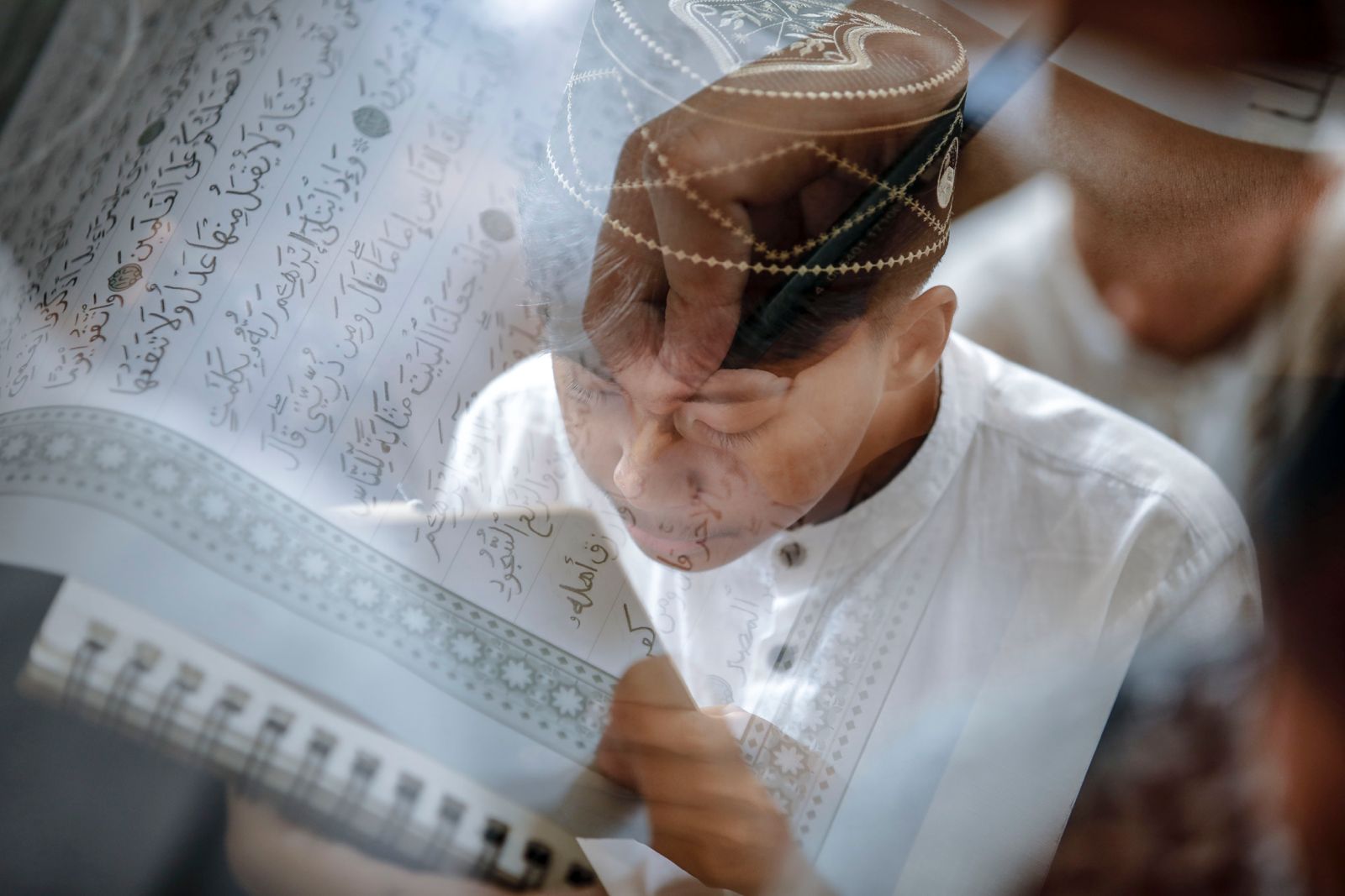 Ratusan Siswa SMAN 1 Cillin Menulis Mushaf Al-Qur'an