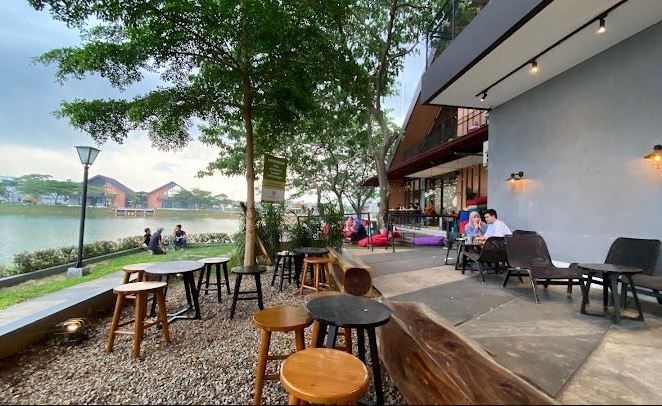 Cocok Buat Nongkrong, Ini 5 Rekomendasi Cafe di Dekat Danau Summercon Bekasi