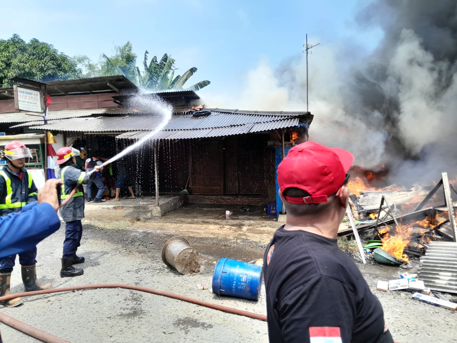 6 Kios di Perum Telaga Pasir Raya Ludes Dilalap Si Jago Merah, Diduga Api Berasal dari Pembakaran Sampah