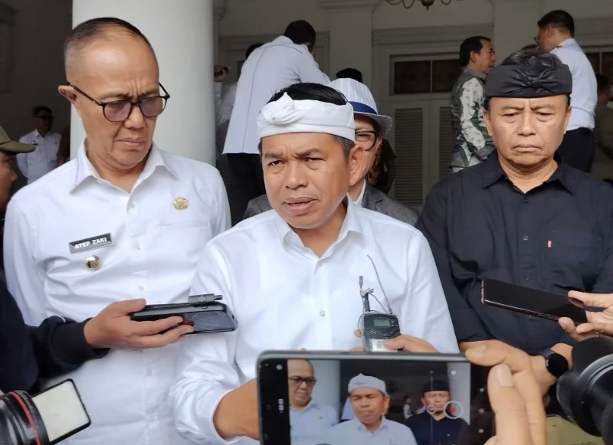 Dedi Mulyadi Alihkan Dana IT untuk Bangun & Perbaiki Sekolah di Jawa Barat