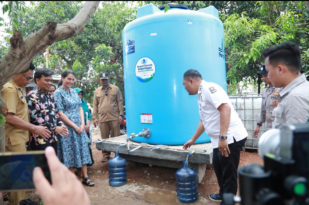 Hadapi Kekeringan, Rumah Energi dan Microsoft Siapkan 26 Titik Penampungan Air di Karawang