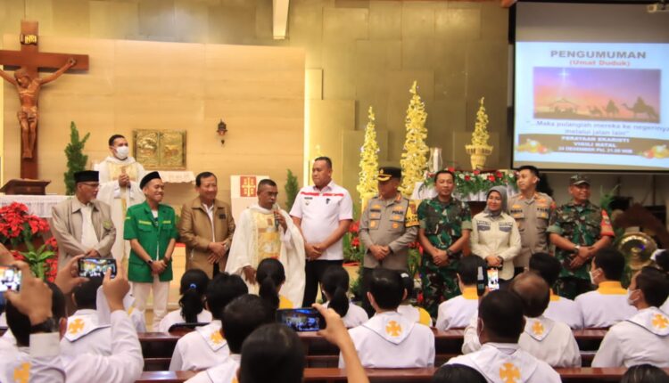 277 Gereja di Bekasi Rayakan Natal dengan Khidmat 