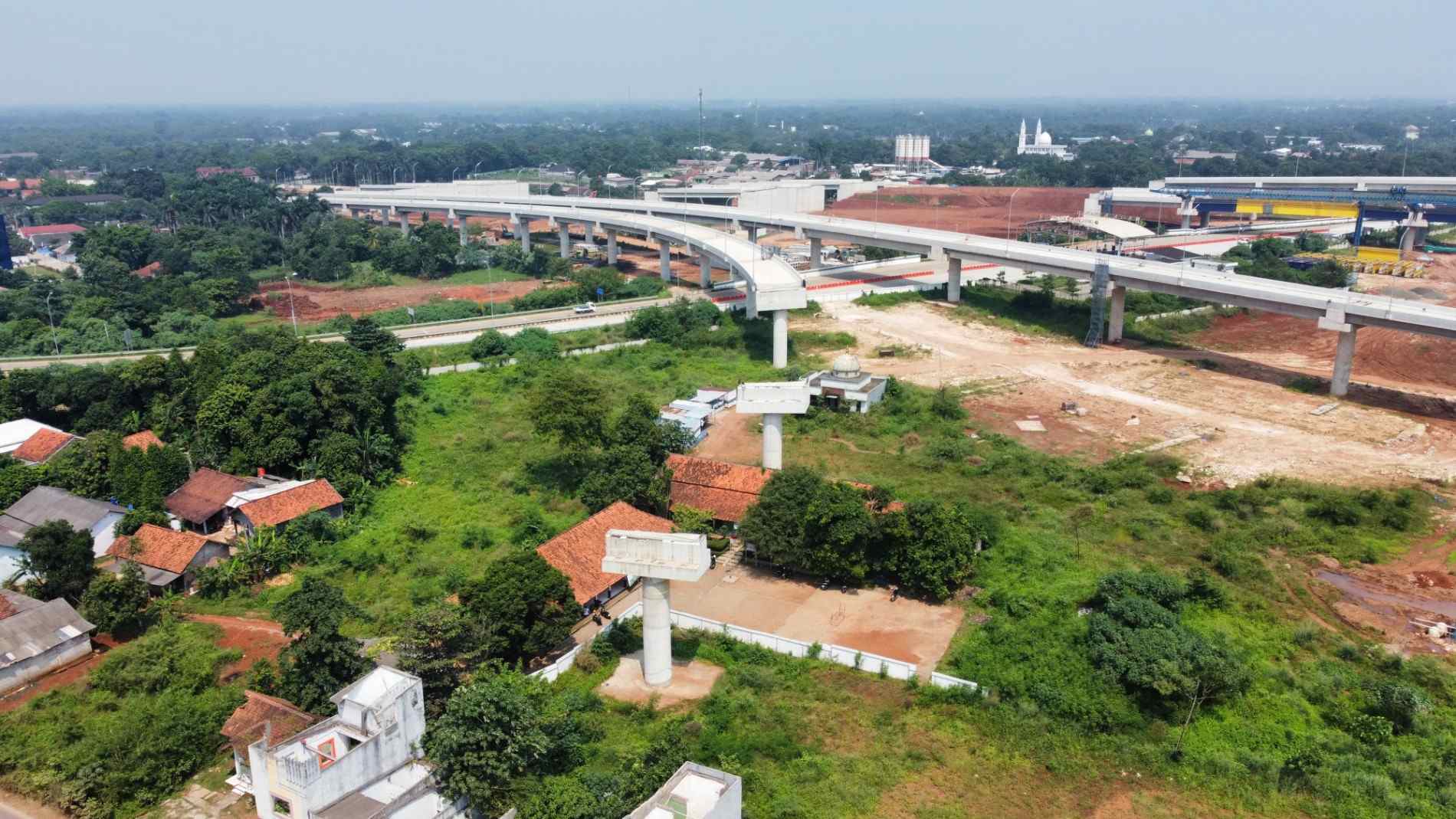 Relokasi Sekolah Mandek, Tol Japek II Selatan Tersandera