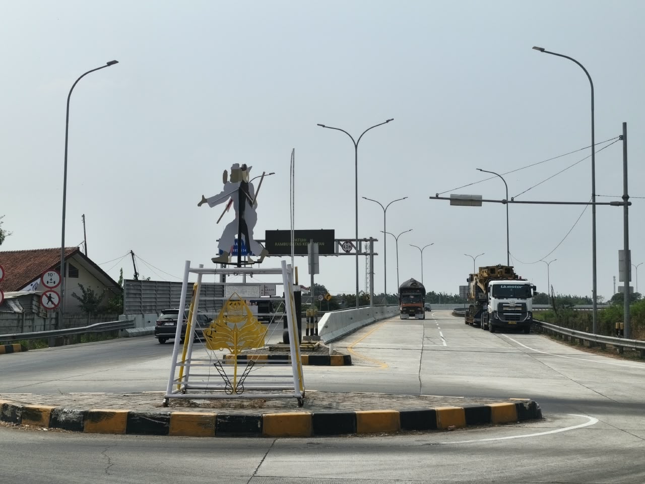 Jadi Warisan Budaya Takbenda Indonesia, Ornamen Ujungan Bekasi Bergerak di Jalan Gabus