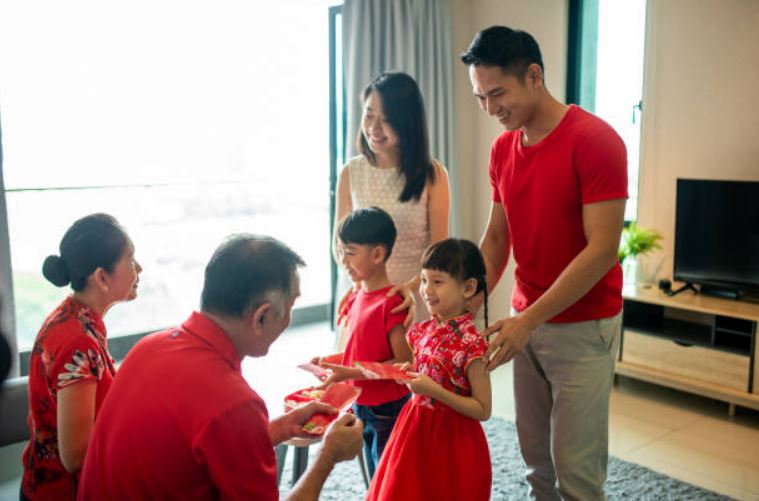 Jadi Agenda Wajib Tiap Tahun! Ini Dia 9 Tradisi Perayaan Imlek Khas Indonesia