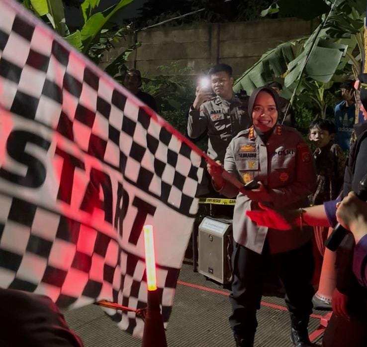 Meski Sempat Hujan Night Run Cikarang Presisi Tetap Berlangsung 