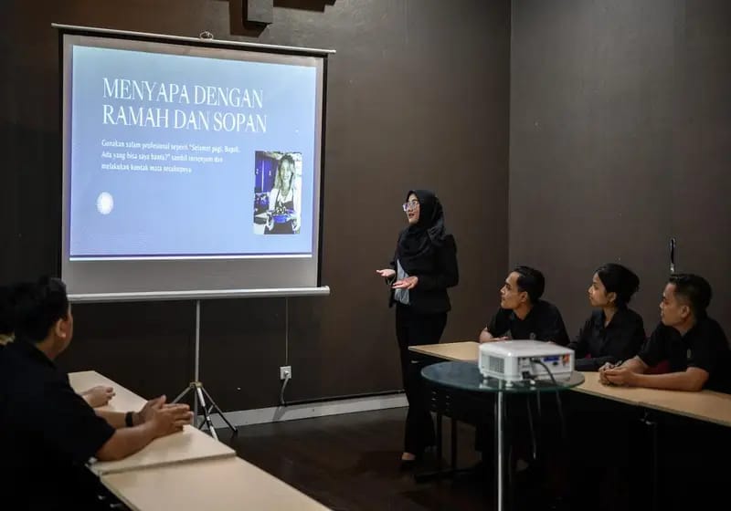 Brits Hotel Karawang Perkuat SDM Unggul melalui Beauty, Grooming, dan Program Pengembangan Berkelanjutan