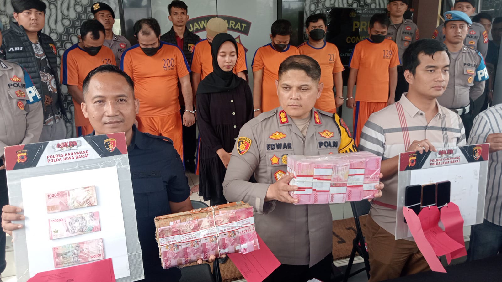 Polisi Ungkap Sindikat Penipuan Bermodus Uang Palsu di Wilayah Karawang, Enam Tersangka Diringkus