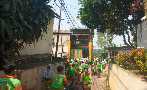 Liput Sidak DLH Kota Bekasi, Wartawan Dihalangi Petugas Keamanan Pabrik Bakso di Jatirangga