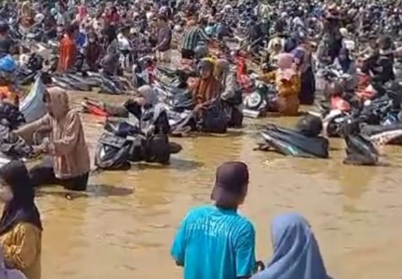Banjir di Cirebon, Puluhan Ribu Rumah Terendam, Dua Orang Tewas