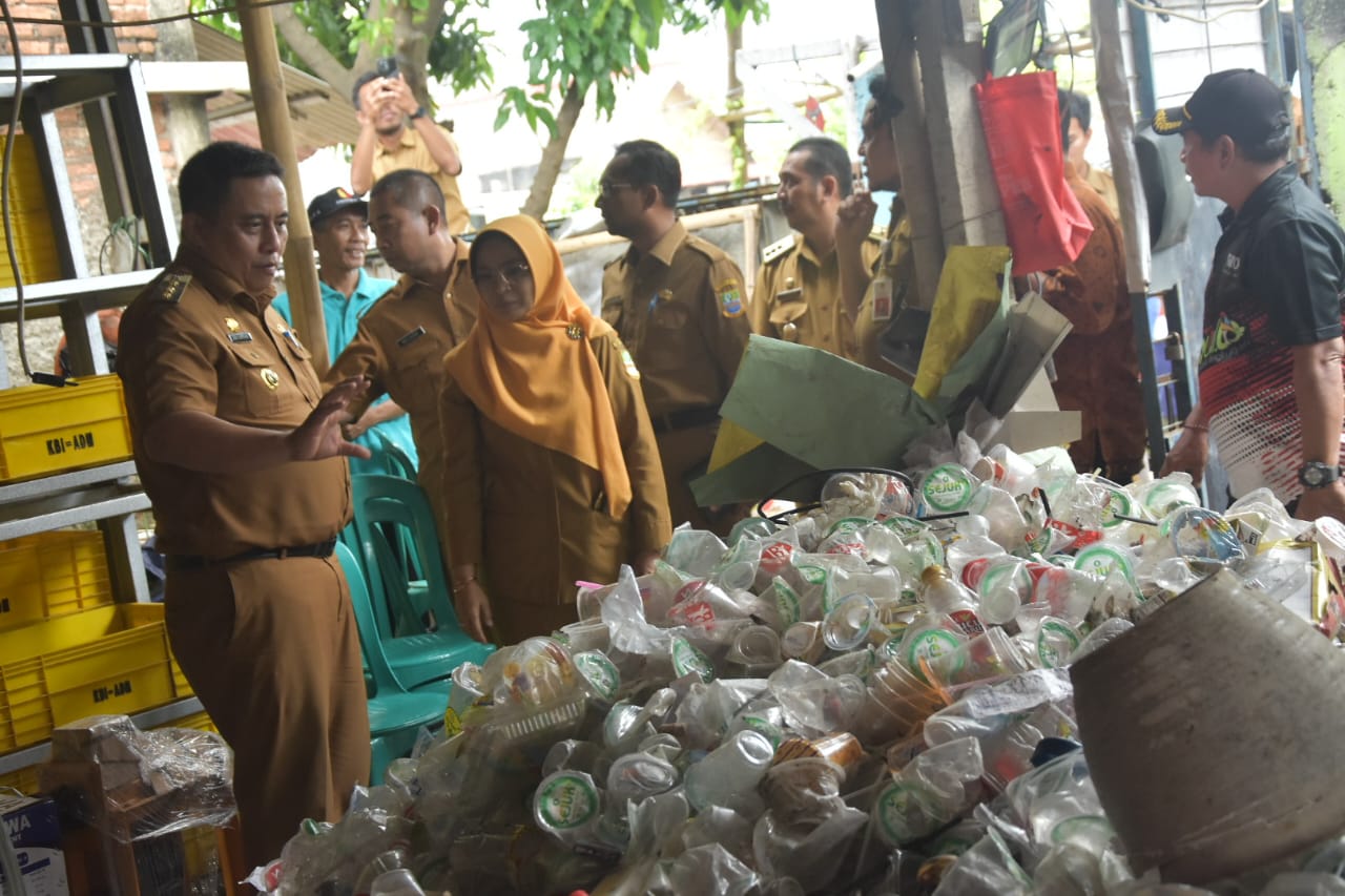 Pemkab Bekasi Pastikan Percepatan Penataan Pengelolaan Sampah di TPA Burangkeng