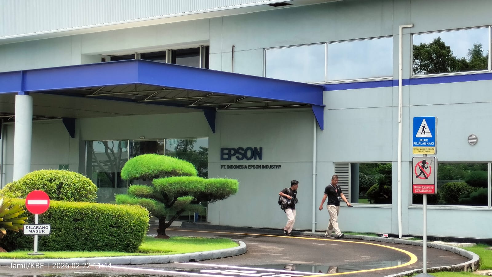 Buruh Kepung Pabrik Epson, Laporkan Tindakan PHK Sepihak ke Polda 