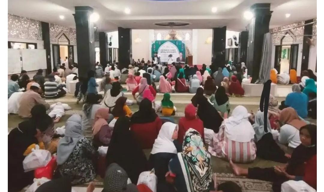 Nuzulul Quran, RSUD Karawang Salurkan Zakat dan Infaq ke Anak Yatim Piatu