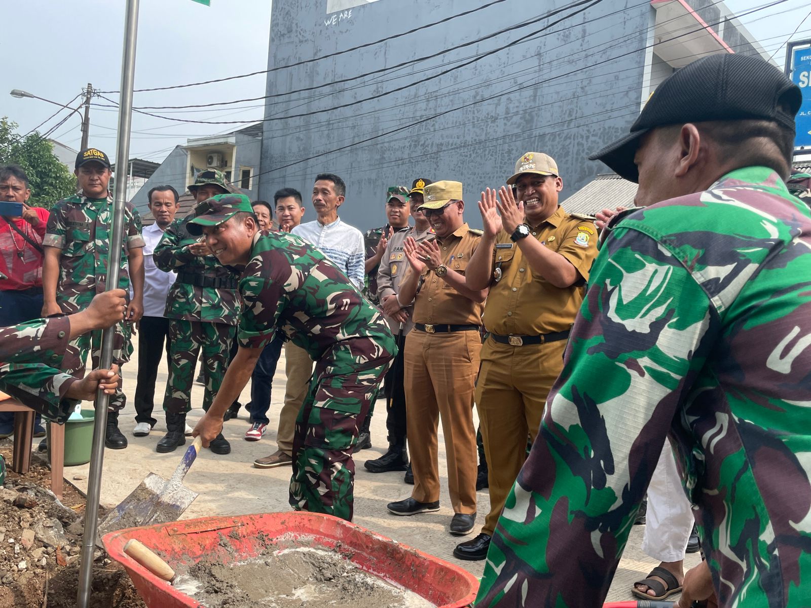 Kasdam Jaya Tutup Program TNI Manunggal Membangun Desa di Kota Bekasi