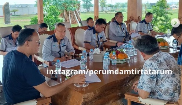 Pengembangan SPAM, PERUMDAM Tirta Tarum Karawang Gelar Pra Studi Kelayakan dengan Konsultan   