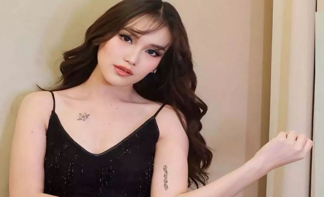 Ayu Ting Ting Pamer Tato di Dada, Begini Komentar Para Artis