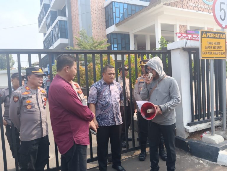 Kejari Diminta Tangkap Yayan Yuliana Mantan Kadis LH Kota Bekasi, Terkait Kasus Excavator dan Bulldozer