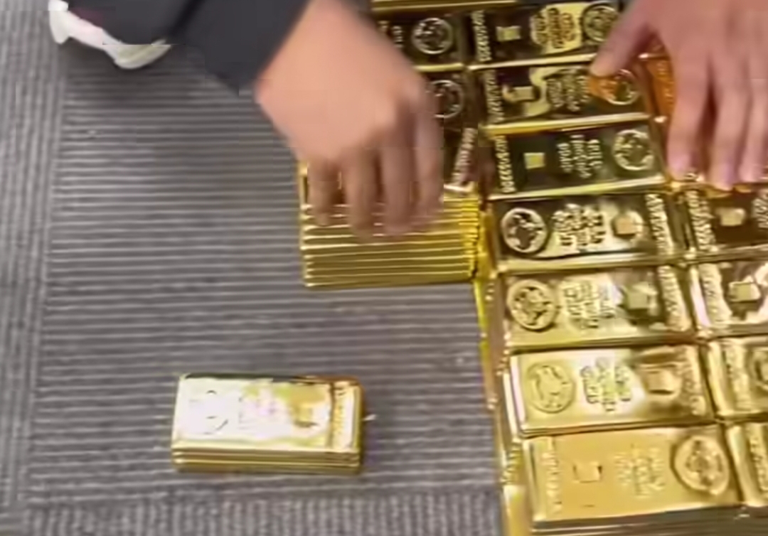 Harga Emas Dunia Rontok di Awal Pekan, Antam Ikut Turun Rp43 Ribu