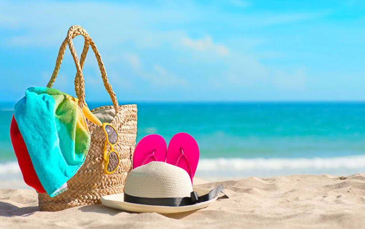 10 Tips Barang yang Harus Dibawa saat Liburan ke Pantai, Jadikan Momen Liburan Kamu Menyenangkan