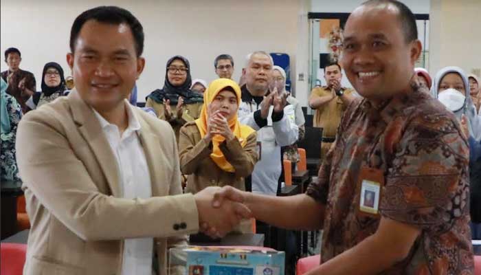 Disdik Jabar Sabet Penghargaan di Kegiatan TIK Talks