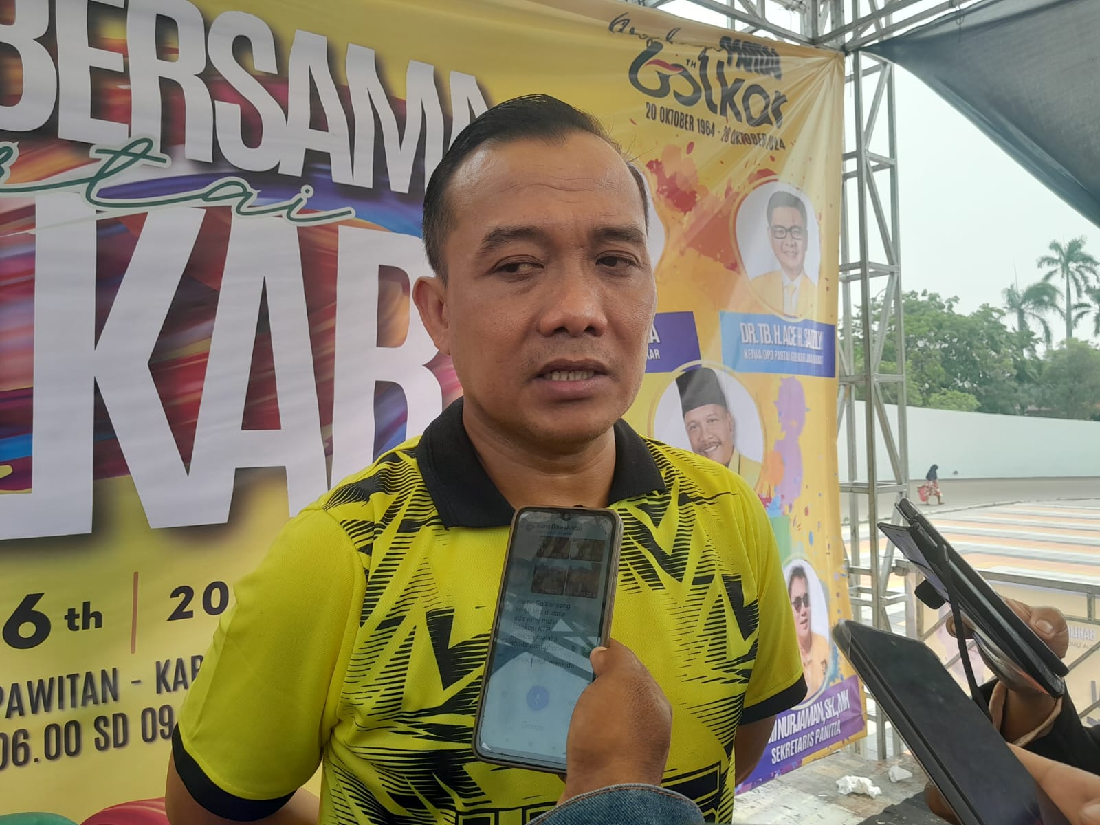 Pecahkan Rekor MURI, Golkar Karawang Sukses Gelar 'Senam Bersama Golkar' yang Diikuti Ribuan Masyarakat