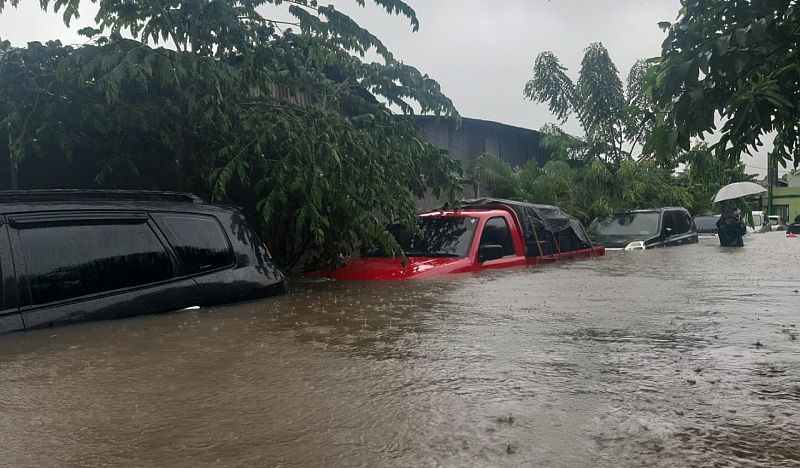 Kawasan Industri MM2100 Cikarang Terdendam Banjir, Aktivitas Pengiriman Logistik Terhambat