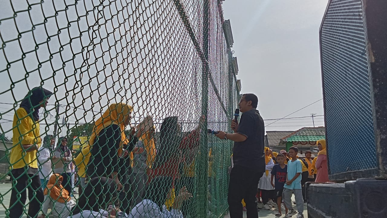 Jelang Pemilu 2024, Puluhan Ibu-ibu Senam di Cikarang Utara Ikuti Simulasi Pencoblosan 