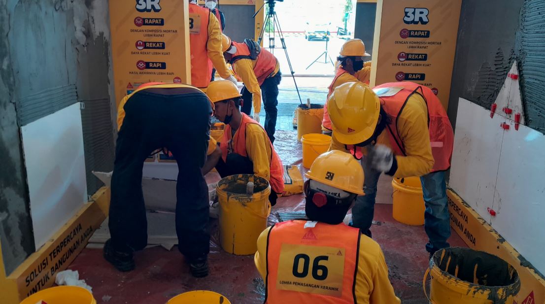 Juara 1 di Lomba Pasang Keramik yang Digelar Sika Indonesia, 2 Kuli Bangunan asal Demak Bakal Terbang ke China