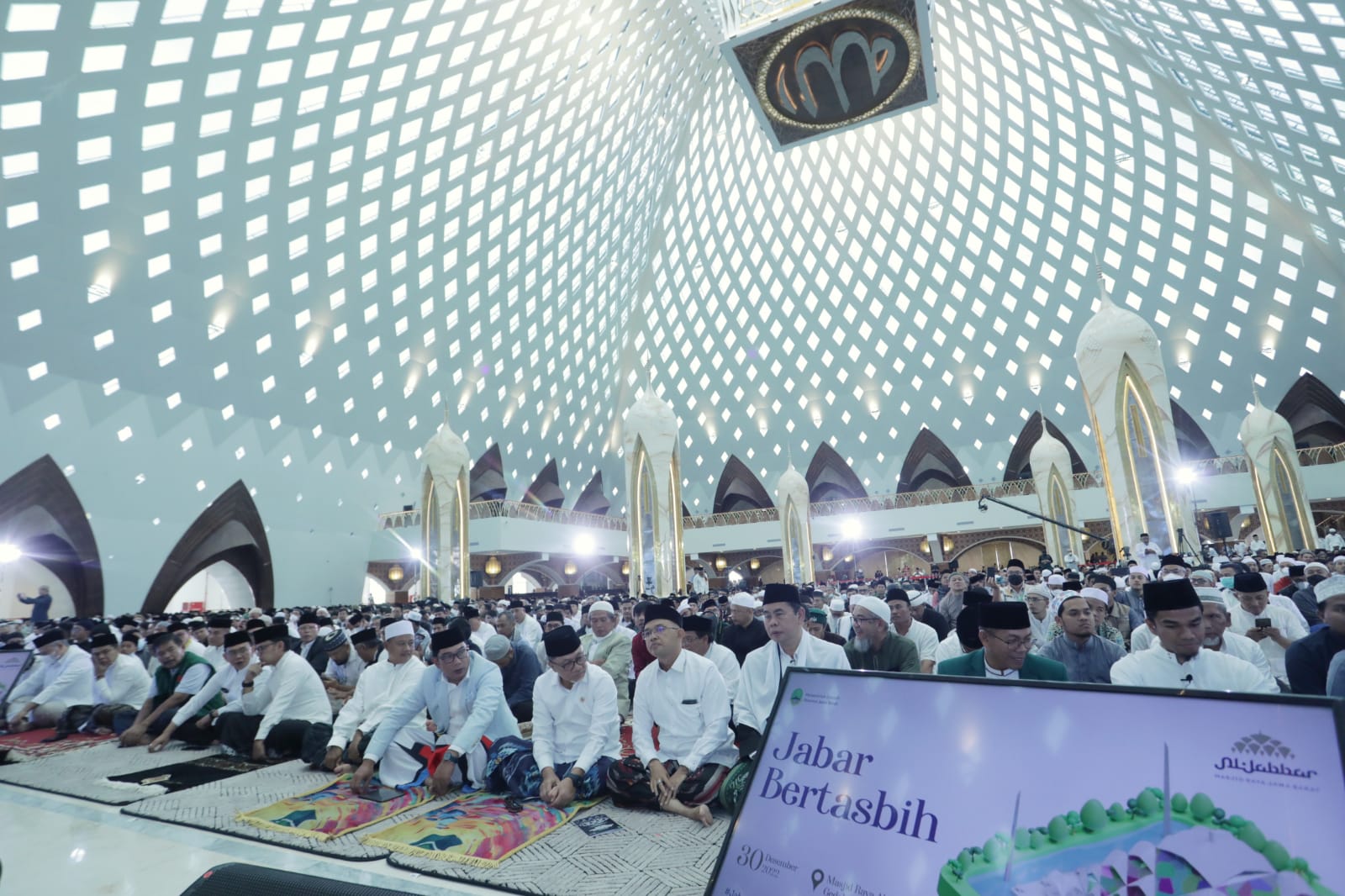 Miliki Ragam Fasilitas dan Fungsi Masjid Al Jabbar Bisa Jadi Tujuan Destinasi Wisata dan Edukasi 