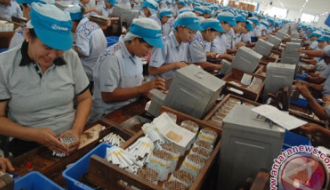 Kenaikan Cukai Rokok Disebut Sebabkan PHK Puluhan Ribu Buruh