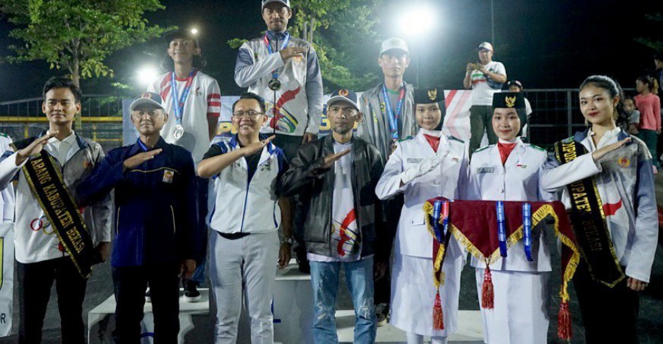 Sembilan Medali Emas, Tuan Rumah Skateboard Sepatu Roda Kabupaten Bekasi Kunci Gelar Juara Umum Porprov