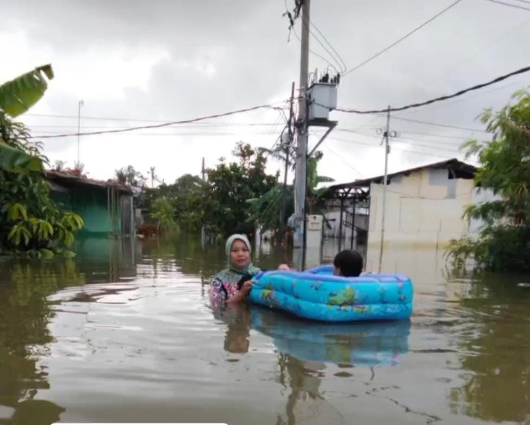 Rumah Warga Karawang yang Rusak karena Banjir Segera Diperbaiki Pemkab